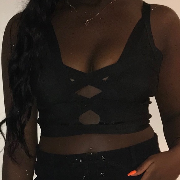 Cross over crop top! - Picture 1 of 3